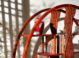 紅木家具的千年突圍：當(dāng)傳統(tǒng)材質(zhì)遇上現(xiàn)代設(shè)計美學(xué)